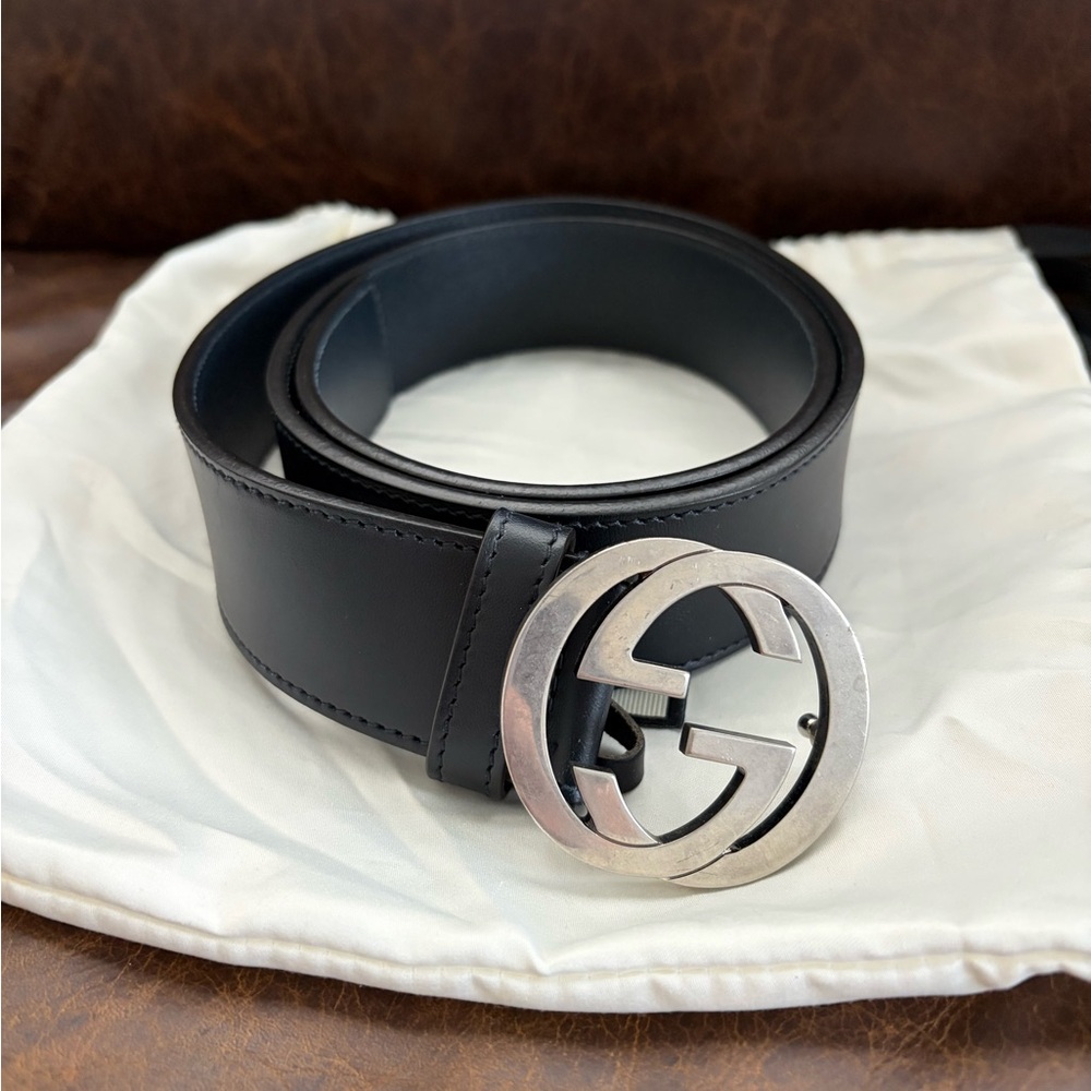 Gucci G leather belt